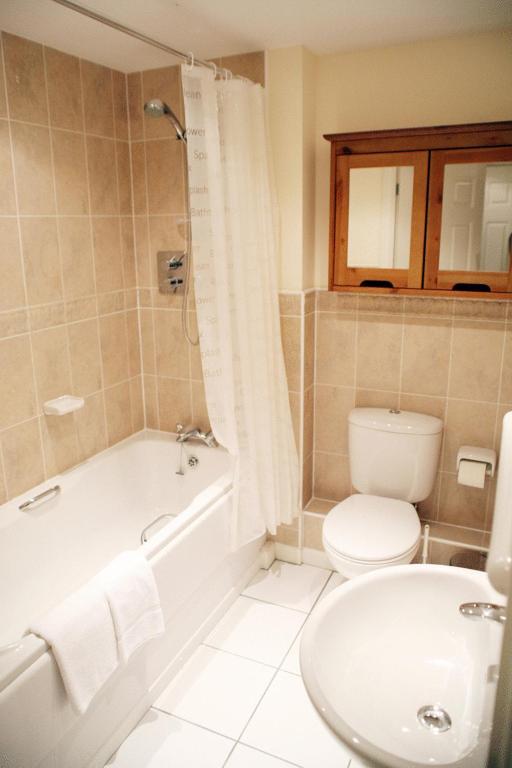 Brunel Crescent Apartments Суиндон Номер фото